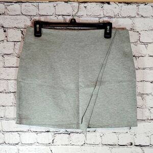 Kenneth Cole Light Heather Gray Faux Wrap Mini Skirt Size 6 EUC